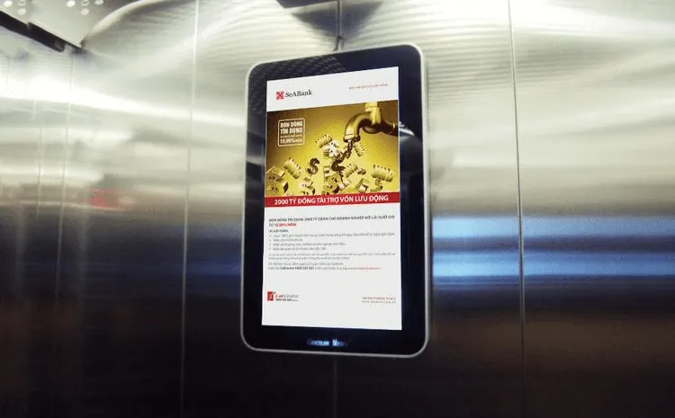 Màn hình cung cấp thông tin dự án thương được đặt ở những nơi đông người qua lại