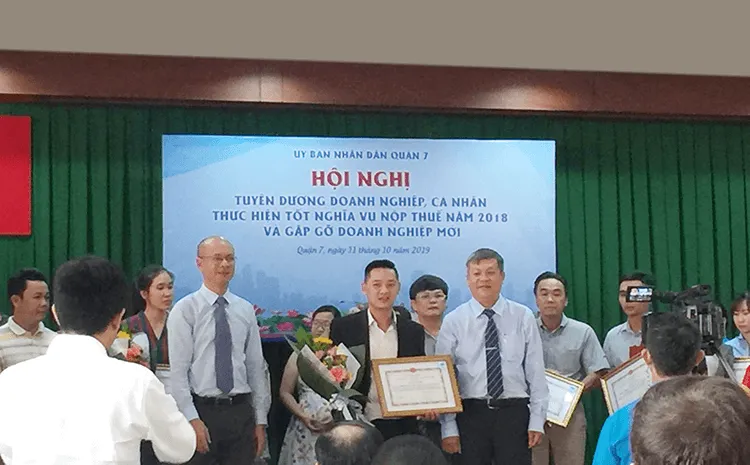 BIN Holdings Vinh Dự Được Cục Trưởng Cục Thuế Tp.hcm Trao Tặng Bằng Khen